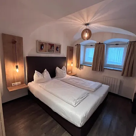 Bed & Breakfast Max Summercard Included
