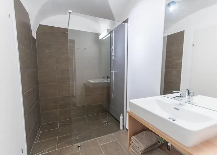 ベッド・アンド・ブレックファスト Max Summercard Included 3*