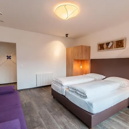 Bed & Breakfast Max Summercard Included 3*